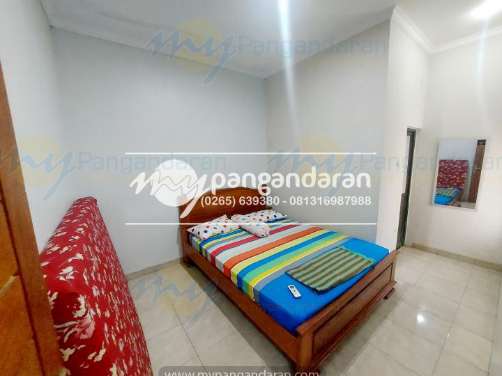     Tampilan Kamar Tidur Bungalow 2 Kamar Lintang Kamulyan 2 Pangandaran